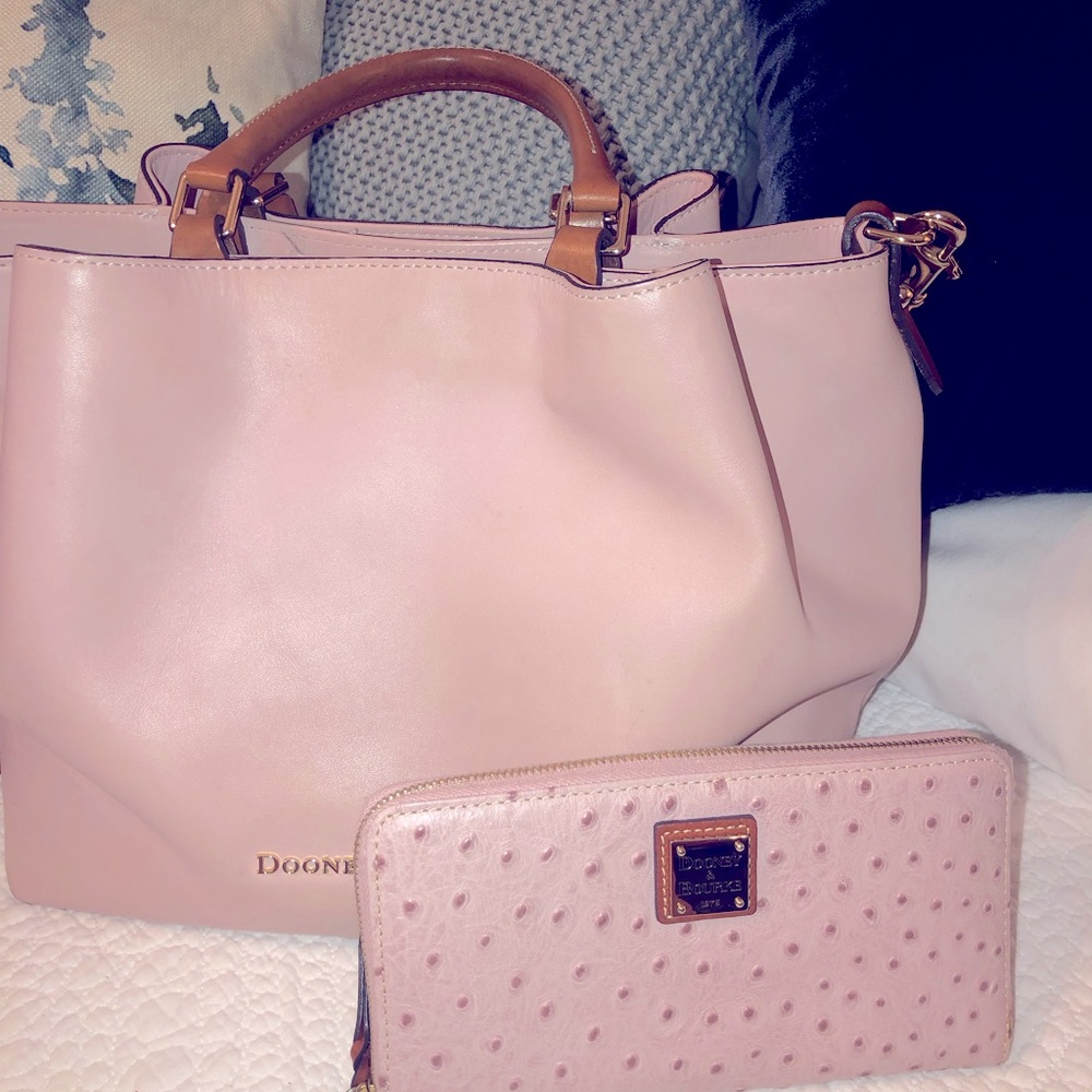 Dooney and Bourke set